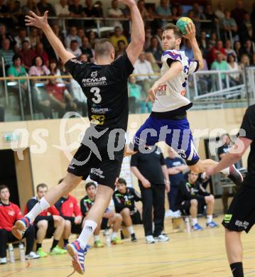 Handball HLA. SC Kelag Ferlach gegen HSG Raiffeisen Baernbach/Koeflach. 
Matevz Cemas, (SCF),  Risto Arnaudovski (Baernbach/Koeflach). Ferlach, am 9.5.2014.
Foto: Kuess 
---
pressefotos, pressefotografie, kuess, qs, qspictures, sport, bild, bilder, bilddatenbank