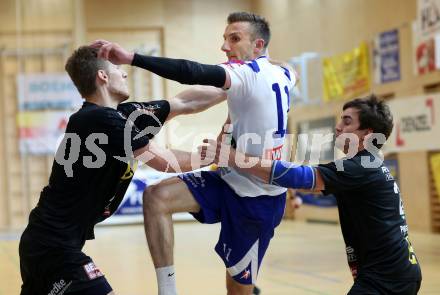 Handball HLA. SC Kelag Ferlach gegen HSG Raiffeisen Baernbach/Koeflach. 
Izudin Mujanovic,  (SCF), Mislav Nenadic, (Baernbach/Koeflach). Ferlach, am 9.5.2014.
Foto: Kuess 
---
pressefotos, pressefotografie, kuess, qs, qspictures, sport, bild, bilder, bilddatenbank