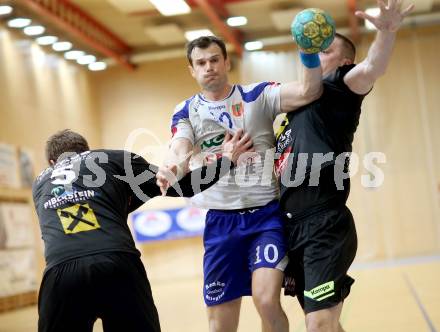 Handball HLA. SC Kelag Ferlach gegen HSG Raiffeisen Baernbach/Koeflach. 
Miro Barisic, (SCF), Christian Hallmann, Risto Arnaudovski (Baernbach/Koeflach). Ferlach, am 9.5.2014.
Foto: Kuess 
---
pressefotos, pressefotografie, kuess, qs, qspictures, sport, bild, bilder, bilddatenbank