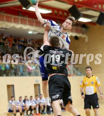 Handball HLA. SC Kelag Ferlach gegen HSG Raiffeisen Baernbach/Koeflach. 
Matevz Cemas, (SCF), Jaka Spiljak (Baernbach/Koeflach). Ferlach, am 9.5.2014.
Foto: Kuess 
---
pressefotos, pressefotografie, kuess, qs, qspictures, sport, bild, bilder, bilddatenbank