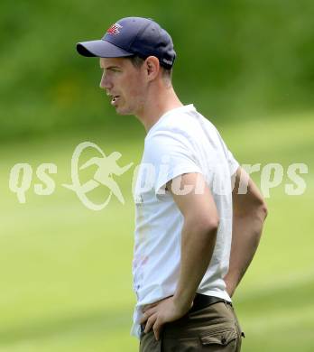 Fussball Kaerntner Liga. ATUS Ferlach gegen St. Veit/Glan. Trainer Mario Verdel (Ferlach). Ferlach, 10.5.2014.
Foto: Kuess
---
pressefotos, pressefotografie, kuess, qs, qspictures, sport, bild, bilder, bilddatenbank