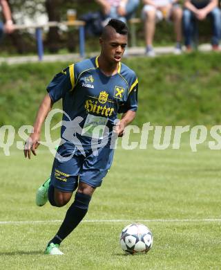 Fussball Kaerntner Liga. ATUS Ferlach gegen St. Veit/Glan. Nosa Iyobosa Edokpolor (St. Veit). Ferlach, 10.5.2014.
Foto: Kuess
---
pressefotos, pressefotografie, kuess, qs, qspictures, sport, bild, bilder, bilddatenbank