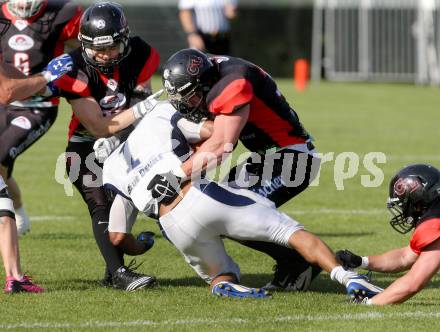 America Football. Carinthian Lions gegen Blue Devils Dornbirn. Stefan Laussegger (Lions), Kevin Marshall (Dornbirn). Klagenfurt, 10.5.2014.
Foto: Kuess
---
pressefotos, pressefotografie, kuess, qs, qspictures, sport, bild, bilder, bilddatenbank