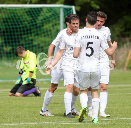 Fussball Kaerntner Liga. ATUS Ferlach gegen St. Veit/Glan. Torjubel  (Ferlach). Ferlach, 10.5.2014.
Foto: Kuess
---
pressefotos, pressefotografie, kuess, qs, qspictures, sport, bild, bilder, bilddatenbank