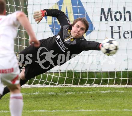 Fussball Unterliga Ost. DSG Sele Zell gege St. Michael/Bleiburg. Jakob Dovjak (Zell). Zell, am 11.5.2014.
Foto: Kuess
---
pressefotos, pressefotografie, kuess, qs, qspictures, sport, bild, bilder, bilddatenbank