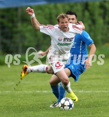 Fussball Unterliga Ost. DSG Sele Zell gege St. Michael/Bleiburg. Daniel Cumurdzic (Zell), Georg Woschitz (St. Michael). Zell, am 11.5.2014.
Foto: Kuess
---
pressefotos, pressefotografie, kuess, qs, qspictures, sport, bild, bilder, bilddatenbank