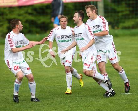 Fussball Unterliga Ost. DSG Sele Zell gege St. Michael/Bleiburg. Torjubel (St. Michael). Zell, am 11.5.2014.
Foto: Kuess
---
pressefotos, pressefotografie, kuess, qs, qspictures, sport, bild, bilder, bilddatenbank