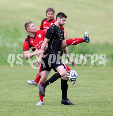 Fussball. Kaerntner Liga. Koettmannsdorf gegen Maria Saal. Stephan Buergler (Koettmannsdorf), Kevin Puschl Schliefnig (Maria Saal). Koettmannsdorf, 11.5.2014.
Foto: Kuess
---
pressefotos, pressefotografie, kuess, qs, qspictures, sport, bild, bilder, bilddatenbank