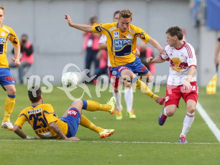 Fussball. OEFB Samsung Cup. Finale. Red Bull Salzburg gegen SKN St. Poelten. Christoph Leitgeb,  (Salzburg), Andreas Dober, Konstantin Kerschbaumer (St.Poelten). Klagenfurt, 18.6.2014.
Foto: Kuess
---
pressefotos, pressefotografie, kuess, qs, qspictures, sport, bild, bilder, bilddatenbank