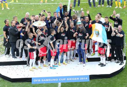 Fussball. OEFB Samsung Cup. Finale. Red Bull Salzburg gegen SKN St. Poelten. Jubel Salzburg. Klagenfurt, 18.6.2014.
Foto: Kuess
---
pressefotos, pressefotografie, kuess, qs, qspictures, sport, bild, bilder, bilddatenbank