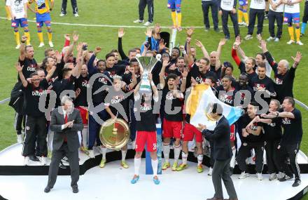 Fussball. OEFB Samsung Cup. Finale. Red Bull Salzburg gegen SKN St. Poelten. Jubel Salzburg. Klagenfurt, 18.6.2014.
Foto: Kuess
---
pressefotos, pressefotografie, kuess, qs, qspictures, sport, bild, bilder, bilddatenbank