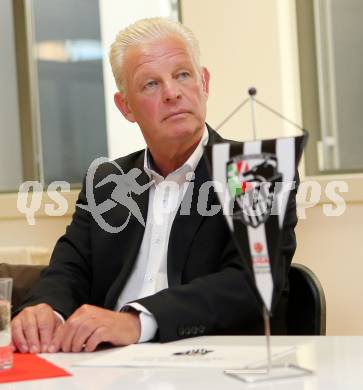 Fussball. BNZ. Bundesnachwuchszentrum. Pressekonferenz. Reinhard Tellian. Klagenfurt, am 13.5.2014.
Foto: Kuess
---
pressefotos, pressefotografie, kuess, qs, qspictures, sport, bild, bilder, bilddatenbank