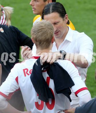 Fussball. OEFB Samsung Cup. Finale. Red Bull Salzburg gegen SKN St. Poelten. Trainer Roger Schmidt, Martin Hinteregger (Salzburg). Klagenfurt, 18.6.2014.
Foto: Kuess
---
pressefotos, pressefotografie, kuess, qs, qspictures, sport, bild, bilder, bilddatenbank