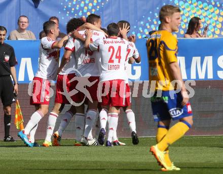 Fussball. OEFB Samsung Cup. Finale. Red Bull Salzburg gegen SKN St. Poelten. Torjubel Salzburg. Klagenfurt, 18.6.2014.
Foto: Kuess
---
pressefotos, pressefotografie, kuess, qs, qspictures, sport, bild, bilder, bilddatenbank