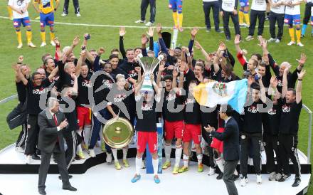 Fussball. OEFB Samsung Cup. Finale. Red Bull Salzburg gegen SKN St. Poelten. Jubel Salzburg. Klagenfurt, 18.6.2014.
Foto: Kuess
---
pressefotos, pressefotografie, kuess, qs, qspictures, sport, bild, bilder, bilddatenbank