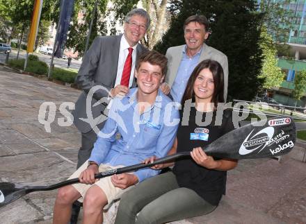 Wildwassersport. Lisa Leitner, Landeshauptmann Peter Kaiser, Wolfgang Leitner, Mario Leitner. Klagenfurt, am 23.5.2014.
Foto: Kuess
---
pressefotos, pressefotografie, kuess, qs, qspictures, sport, bild, bilder, bilddatenbank