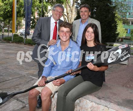 Wildwassersport. Lisa Leitner, Landeshauptmann Peter Kaiser, Wolfgang Leitner, Mario Leitner. Klagenfurt, am 23.5.2014.
Foto: Kuess
---
pressefotos, pressefotografie, kuess, qs, qspictures, sport, bild, bilder, bilddatenbank