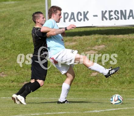 Fussball Kaerntner Liga. Koettmannsdorf gegen St. Veit. Guenther Hubmann, (Koettmannsdorf), Ernst Kurt Komarek  (St.Veit). Koettmannsdorf, 25.5.2014.
Foto: Kuess
---
pressefotos, pressefotografie, kuess, qs, qspictures, sport, bild, bilder, bilddatenbank