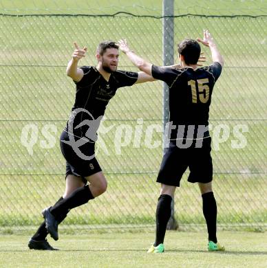 Fussball Kaerntner Liga. Koettmannsdorf gegen St. Veit. Torjubel Stephan Buergler (Koettmannsdorf). Koettmannsdorf, 25.5.2014.
Foto: Kuess
---
pressefotos, pressefotografie, kuess, qs, qspictures, sport, bild, bilder, bilddatenbank