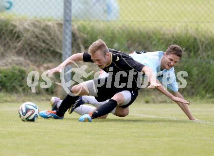 Fussball Kaerntner Liga. Koettmannsdorf gegen St. Veit. Aner Mandzic, (Koettmannsdorf), Philipp Hoeberl (St.Veit). Koettmannsdorf, 25.5.2014.
Foto: Kuess
---
pressefotos, pressefotografie, kuess, qs, qspictures, sport, bild, bilder, bilddatenbank