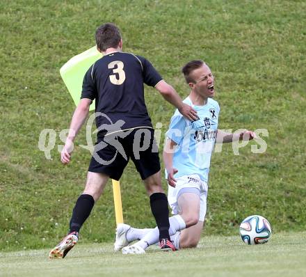 Fussball Kaerntner Liga. Koettmannsdorf gegen St. Veit. Fabian Janschitz, (Koettmannsdorf), Roman Adunka (St.Veit). Koettmannsdorf, 25.5.2014.
Foto: Kuess
---
pressefotos, pressefotografie, kuess, qs, qspictures, sport, bild, bilder, bilddatenbank