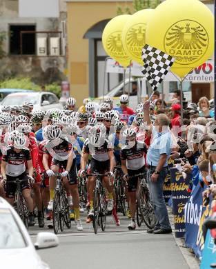 Radsport. Grand Prix Suedkaernten. Start durch Hans Enzi. Voelkermarkt, am 1.6.2014.
Foto: Kuess
---
pressefotos, pressefotografie, kuess, qs, qspictures, sport, bild, bilder, bilddatenbank