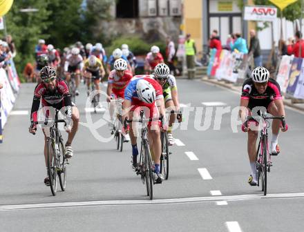 Radsport. Grand Prix Suedkaernten.  Zielsprint. Markus Eibegger, Matej Mugerli, Andrea Pasqualon. Voelkermarkt, am 1.6.2014.
Foto: Kuess
---
pressefotos, pressefotografie, kuess, qs, qspictures, sport, bild, bilder, bilddatenbank