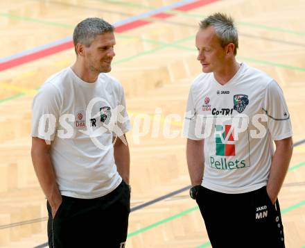 Fussball Bundesliga. Trainingsbeginn WAC. Trainer Dietmar Kuehbauer, Co-Trainer Manfred Nastl. Wolfsberg, am 3.6.2014.
Foto: Kuess
---
pressefotos, pressefotografie, kuess, qs, qspictures, sport, bild, bilder, bilddatenbank