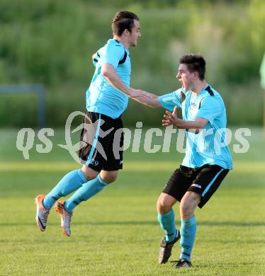 Fussball. 2. Klasse B. Drautal 1b gegen St. Egyden. Torjubel Anton Burusic, Sandro Ortner (Drautal). Feistritz/Drau, am 6.6.2014.
Foto: Kuess
---
pressefotos, pressefotografie, kuess, qs, qspictures, sport, bild, bilder, bilddatenbank