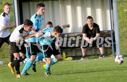 Fussball. 2. Klasse B. Drautal 1b gegen St. Egyden. Florian Nagelschmied,  (Drautal), Patrick Juritsch (St. Egyden). Feistritz/Drau, am 6.6.2014.
Foto: Kuess
---
pressefotos, pressefotografie, kuess, qs, qspictures, sport, bild, bilder, bilddatenbank