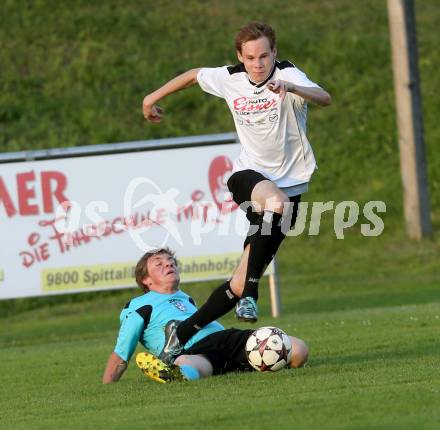 Fussball. 2. Klasse B. Drautal 1b gegen St. Egyden. Paul Alexander Seppele,  (Drautal), Christoph Schellander (St. Egyden). Feistritz/Drau, am 6.6.2014.
Foto: Kuess
---
pressefotos, pressefotografie, kuess, qs, qspictures, sport, bild, bilder, bilddatenbank