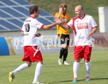 Kaerntner Fussball All-Star-Games. Unterliga/1. KLasse West gegen Ost.  Torjubel Patrick Schlacher (St. Margarethen/Lav.), Daniel Barrazutti (KAC). St. Veit, am 21.6.2015.
Foto: Kuess
---
pressefotos, pressefotografie, kuess, qs, qspictures, sport, bild, bilder, bilddatenbank