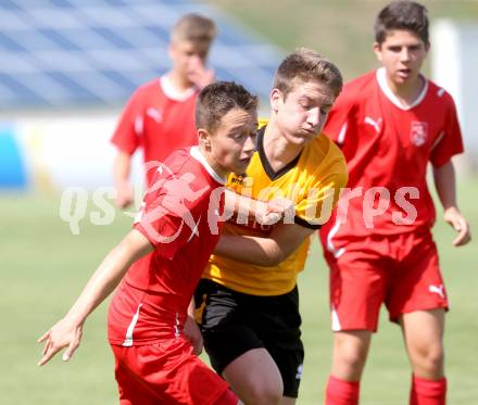 Fussball Nachwuchs. Unter 16. U16 Oberes Play off gegen U16 Akademie. Ivan Klaric (SAK), Christopher Lobnig (Voelkermarkt). St. Veit, am 21.6.2014.
Foto: Kuess
---
pressefotos, pressefotografie, kuess, qs, qspictures, sport, bild, bilder, bilddatenbank