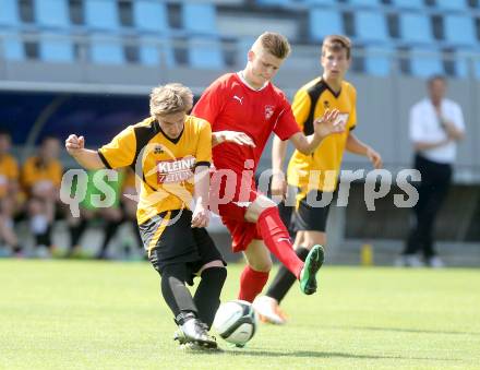 Fussball Nachwuchs. Unter 16. U16 Oberes Play off gegen U16 Akademie. David Krug (Tristach), Marcel Holzer (KAC). St. Veit, am 21.6.2014.
Foto: Kuess
---
pressefotos, pressefotografie, kuess, qs, qspictures, sport, bild, bilder, bilddatenbank