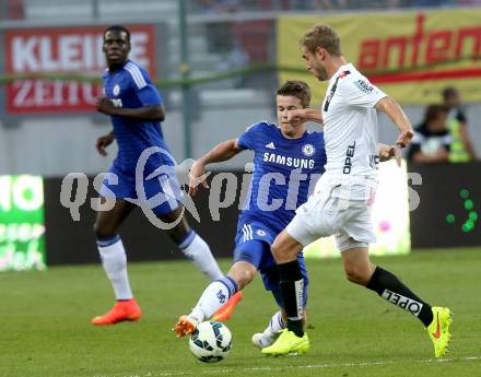 Fussball Testspiel. RZ Pellets WAC gegen Chelsea FC.  Manuel Weber (WAC), Marco van Ginkel, (Chelsea). Klagenfurt, am 23.7.2014.
Foto: Kuess
---
pressefotos, pressefotografie, kuess, qs, qspictures, sport, bild, bilder, bilddatenbank