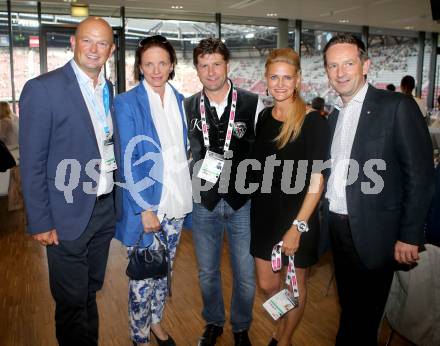 Fussball Testspiel. RZ Pellets WAC gegen Chelsea FC.  Kresse, Dietmar Riegler, Waltraud Riegler, Benger. Klagenfurt, am 23.7.2014.
Foto: Kuess
---
pressefotos, pressefotografie, kuess, qs, qspictures, sport, bild, bilder, bilddatenbank