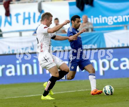 Fussball Testspiel. RZ Pellets WAC gegen Chelsea FC.  Michael Sollbauer (WAC), Mohamed Salah, (Chelsea). Klagenfurt, am 23.7.2014.
Foto: Kuess
---
pressefotos, pressefotografie, kuess, qs, qspictures, sport, bild, bilder, bilddatenbank