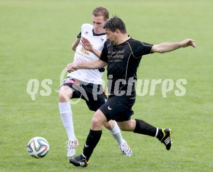 Fussball Kaerntner Liga. Koettmannsdorf gegen SV Spittal. Christian Sablatnig, (Koettmannsdorf), Daniel Urbas (Spittal). Koettmannsdorf, am 27.7.2014.
Foto: Kuess
---
pressefotos, pressefotografie, kuess, qs, qspictures, sport, bild, bilder, bilddatenbank