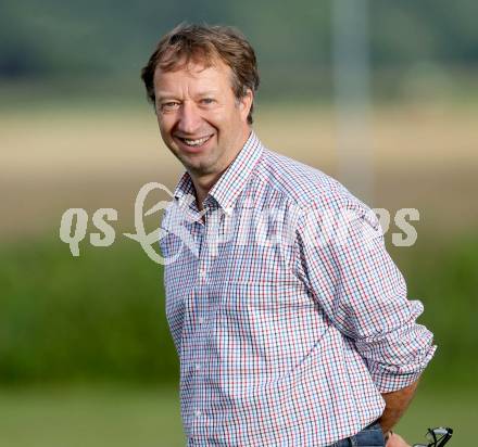 Fussball. Unterliga Ost. SG Magdalensberg/Eberndorfer AC gegen SPG FC Poggersdorf KM. Trainer Gernot Machne (Magdalensberg). Pischeldorf, am 26.7.2014.
Foto: Kuess
---
pressefotos, pressefotografie, kuess, qs, qspictures, sport, bild, bilder, bilddatenbank