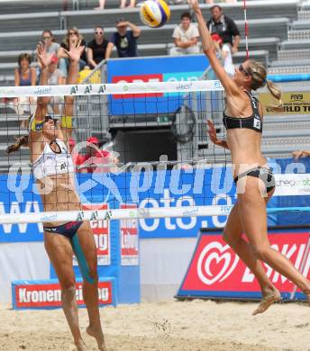 Beach Volleyball Grand Slam. Stefanie Schwaiger, (AUT), Sarah Pavan (CAN). Klagenfurt, 30.7.2014.
Foto: Kuess
---
pressefotos, pressefotografie, kuess, qs, qspictures, sport, bild, bilder, bilddatenbank