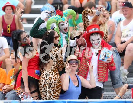 Beachvolleyball Grand Slam. Mitglieder des Beach Cirkus, Fan. Klagenfurt, 30.7.2014.
Foto: Kuess
---
pressefotos, pressefotografie, kuess, qs, qspictures, sport, bild, bilder, bilddatenbank