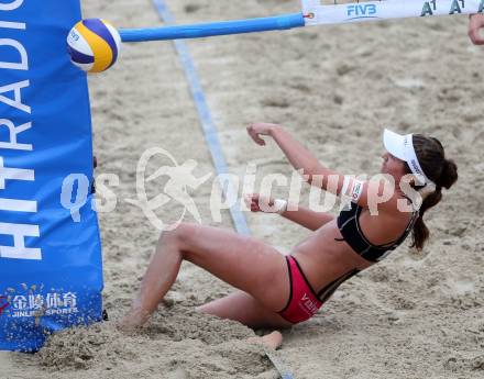 Beachvolleyball Grand Slam.   Lena Maria Plesiutschnig (AUT) . Klagenfurt, 31.7.2014.
Foto: Kuess

---
pressefotos, pressefotografie, kuess, qs, qspictures, sport, bild, bilder, bilddatenbank