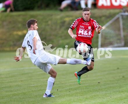 Fussball. Kaerntner Liga. Atus Ferlach gegen SV Feldkirchen/SV Oberglan. Markus Dixer (Ferlach), Daniel Wernig (SV Feldkirchen/SV Oberglan). Ferlach, 2.8.2014.
Foto: Kuess
---
pressefotos, pressefotografie, kuess, qs, qspictures, sport, bild, bilder, bilddatenbank