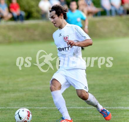 Fussball. Kaerntner Liga. Atus Ferlach gegen SV Feldkirchen/SV Oberglan. Martin Sustersic (Ferlach). Ferlach, 2.8.2014.
Foto: Kuess
---
pressefotos, pressefotografie, kuess, qs, qspictures, sport, bild, bilder, bilddatenbank