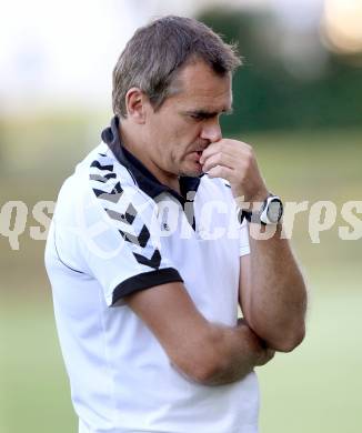 Fussball. Kaerntner Liga. Atus Ferlach gegen SV Feldkirchen/SV Oberglan. Trainer Robert Micheu (SV Feldkirchen/SV Oberglan). Ferlach, 2.8.2014.
Foto: Kuess
---
pressefotos, pressefotografie, kuess, qs, qspictures, sport, bild, bilder, bilddatenbank