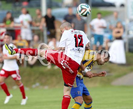 Fussball Unterliga Ost. Ludmannsdorf gegen Liebenfels. Gerfried Einspieler, (Ludmannsdorf), Stefan Stampfer (Liebenfels). Ludmannsdorf, 3.8.2014.
Foto: Kuess
---
pressefotos, pressefotografie, kuess, qs, qspictures, sport, bild, bilder, bilddatenbank