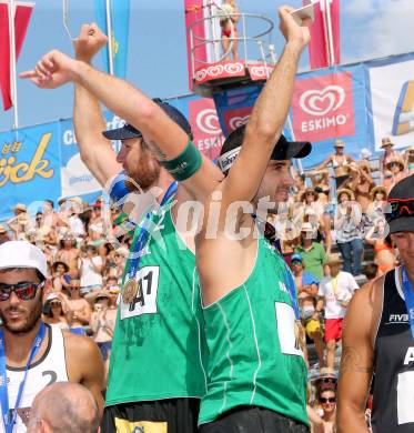 Beachvolleyball Grand Slam. Siegerehrung.  Bruno Oscar SCHMIDT, CONTE CERUTTI ALISON (BRA). Klagenfurt, 3.8.2014.
Foto: Kuess

---
pressefotos, pressefotografie, kuess, qs, qspictures, sport, bild, bilder, bilddatenbank