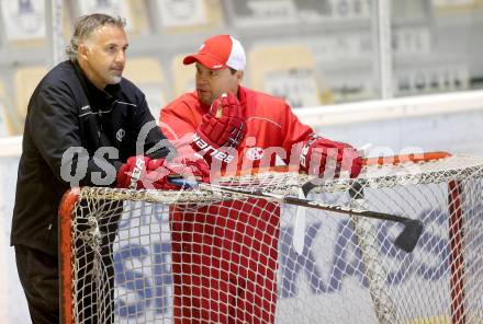 EBEL. Training KAC. Co-Trainer Gerald Ressmann, Trainer Martin Stloukal. KLagenfurt, am 4.8.2014.
Foto: Kuess
---
pressefotos, pressefotografie, kuess, qs, qspictures, sport, bild, bilder, bilddatenbank