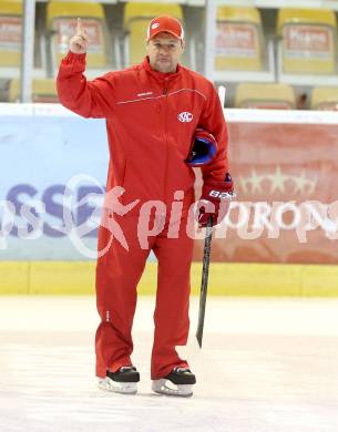 EBEL. Training KAC. Trainer Martin Stloukal. KLagenfurt, am 4.8.2014.
Foto: Kuess
---
pressefotos, pressefotografie, kuess, qs, qspictures, sport, bild, bilder, bilddatenbank