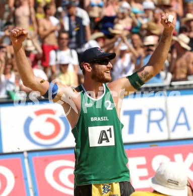 Beachvolleyball Grand Slam. Jubel Bruno Oscar Schmidt (BRA). Klagenfurt, 3.8.2014.
Foto: Kuess

---
pressefotos, pressefotografie, kuess, qs, qspictures, sport, bild, bilder, bilddatenbank